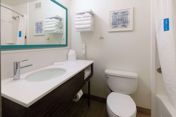 Room, 2 Queen Beds, Non Smoking (Special)