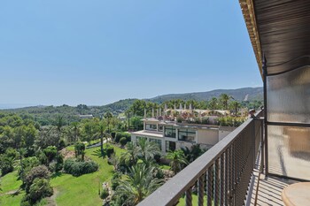 Grand Room, 1 King Bed, Balcony, Bay View (Balcony)