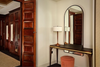 Deluxe Room, 1 Double Bed, Garden View (Balcony)