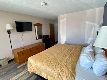 Deluxe Room, 1 King Bed, Accessible, Non Smoking