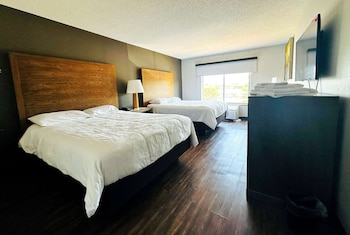 Deluxe Room, 2 Double Beds, Non Smoking