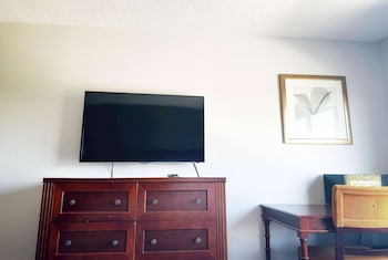 Deluxe Room, 1 Queen Bed, Non Smoking
