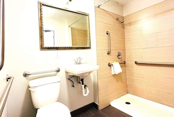 Room, 1 Queen Bed, Accessible, Non Smoking (Mobility)