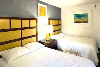 Room, 2 Double Beds, Smoking