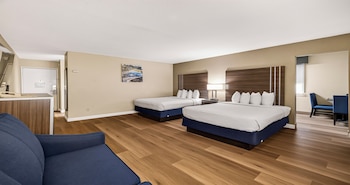 Suite, 2 Queen Beds, Non Smoking, Kitchen (with Sofabed)