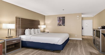 Standard Room, 2 Queen Beds, Non Smoking, Fireplace (2nd Floor)