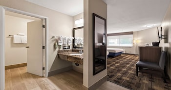 Standard Room, 2 Queen Beds, Non Smoking, Fireplace (2nd Floor)