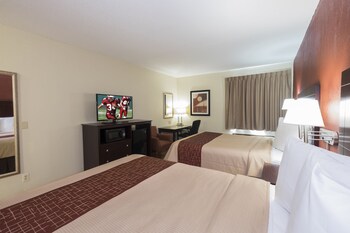 Deluxe Room, 2 Queen Beds, Smoking