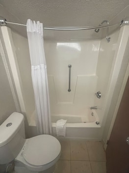 Standard Room, 1 King Bed, Non Smoking (First Floor)