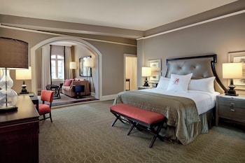Junior Suite, 1 King Bed with Sofa bed