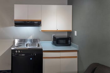 Two Queen Bed Kitchenette