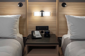 Two Queen Bed Kitchenette