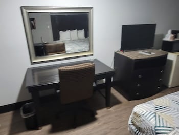 Deluxe Room, 1 King Bed, Non Smoking