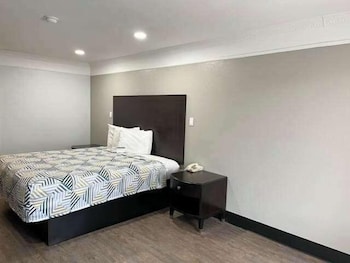 Standard Room, 1 King Bed, Non Smoking