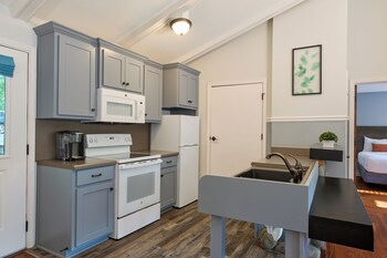 House, Mobility Accessible (at Lanier Island)