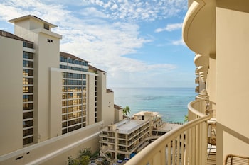 Room, 2 Queen Beds, Partial Ocean View