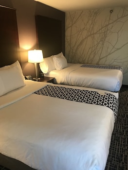 Room, 2 Queen Beds, Non Smoking