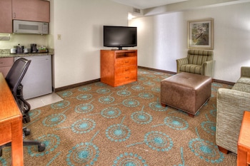 One king suite non smoking