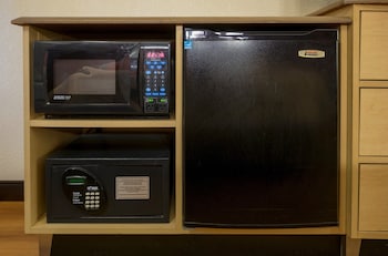 Deluxe Room, 1 King Bed, Accessible (First Floor, Smoke Free)