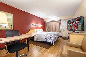 Superior Room, 1 King Bed (First Floor, Smoke Free)