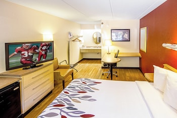 Superior Room, 1 King Bed (First Floor, Smoke Free)