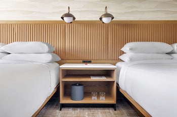 Room, 2 Queen Beds (Mobility Accessible, Tub)