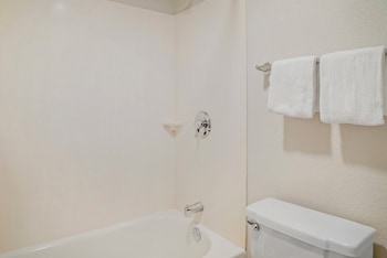 Standard Room, 1 King Bed (Smoke Free)