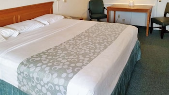 Deluxe Room, 1 King Bed, Accessible, Non Smoking