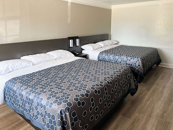 Standard Room, 2 Double Beds, Non Smoking, Refrigerator & Microwave