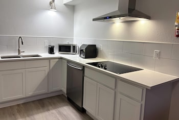 Suite, Multiple Beds, Non Smoking, Kitchenette