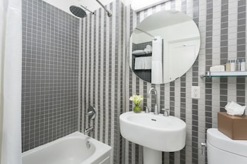 Premium Room, 1 King Bed