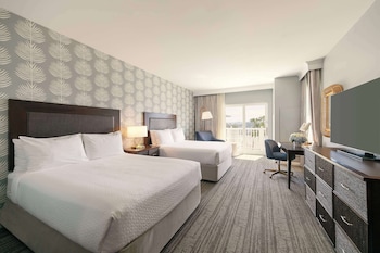 Room, 2 Queen Beds, Accessible, Bathtub (Hearing)