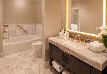 Suite, 2 Queen Beds (1 Bedroom)