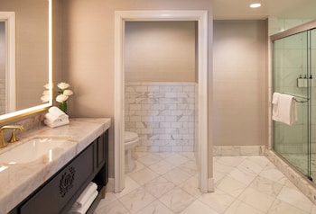 Suite, 2 Double Beds (Willard, Washington Monument View)