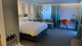 Premium Room, 1 King Bed with Sofa bed