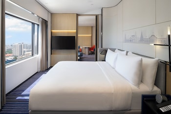 Junior Suite, 1 King Bed, Smoking, Kitchenette