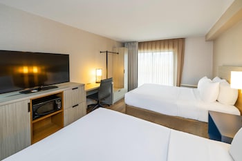 Room, 2 Queen Beds, Non Smoking (1st Floor)