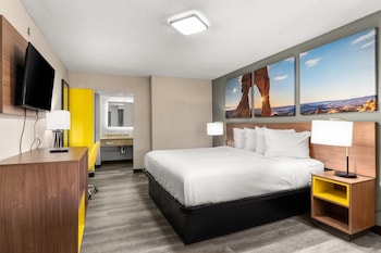 Room, 1 King Bed, Non Smoking