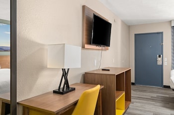 Room, 2 Queen Beds, Non Smoking