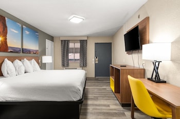 Room, 1 King Bed, Non Smoking
