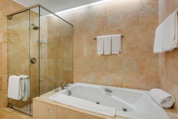 Luxury Suite, 1 King Bed (Rodgers and Hammerstein)