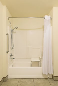 Standard Room, 2 Queen Beds, Accessible Bathtub (Mobility)
