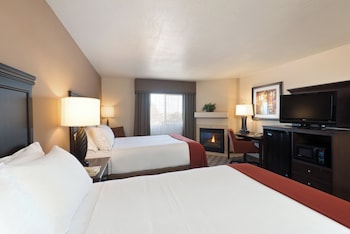 Standard Room, 2 Queen Beds, Fireplace
