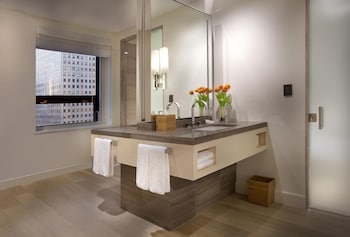 Suite, 2 Bedrooms, City View