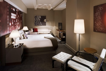 Suite, Corner