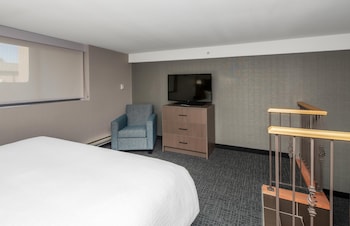 Premium Room, 1 King Bed (Coast King with Sofa Bed)