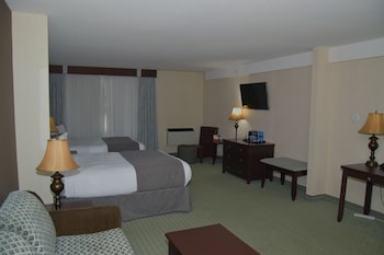 Premium Room, 2 Queen Beds (Coast Two Queens with Sofa Bed)