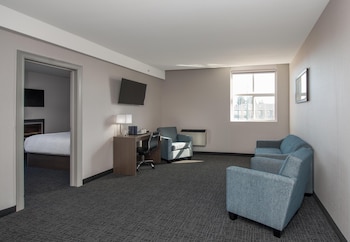 Premium Suite, 1 King Bed, Jetted Tub (Coast Premium King Jetted Tub & Wet Bar)