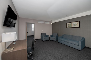 Premium Suite, 1 King Bed (Coast Premium King Suite)