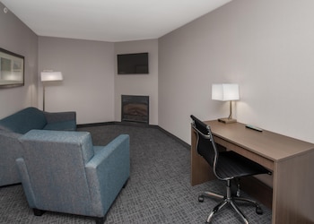 Presidential Suite, 1 King Bed, Jetted Tub (Coast Presidential Suite)